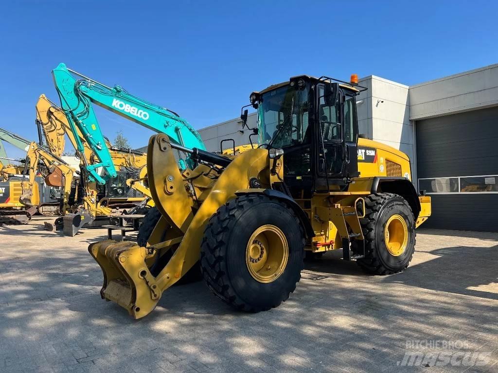 CAT 926M Chargeuse sur pneus