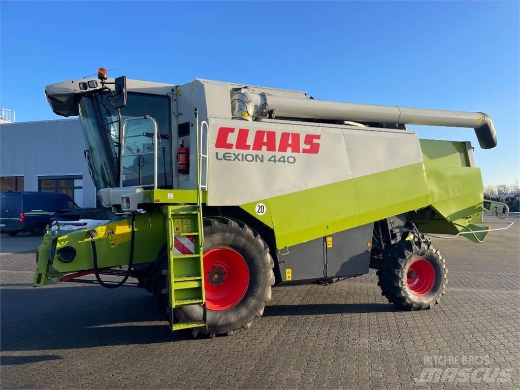 CLAAS Lexion 440 Moissonneuse batteuse