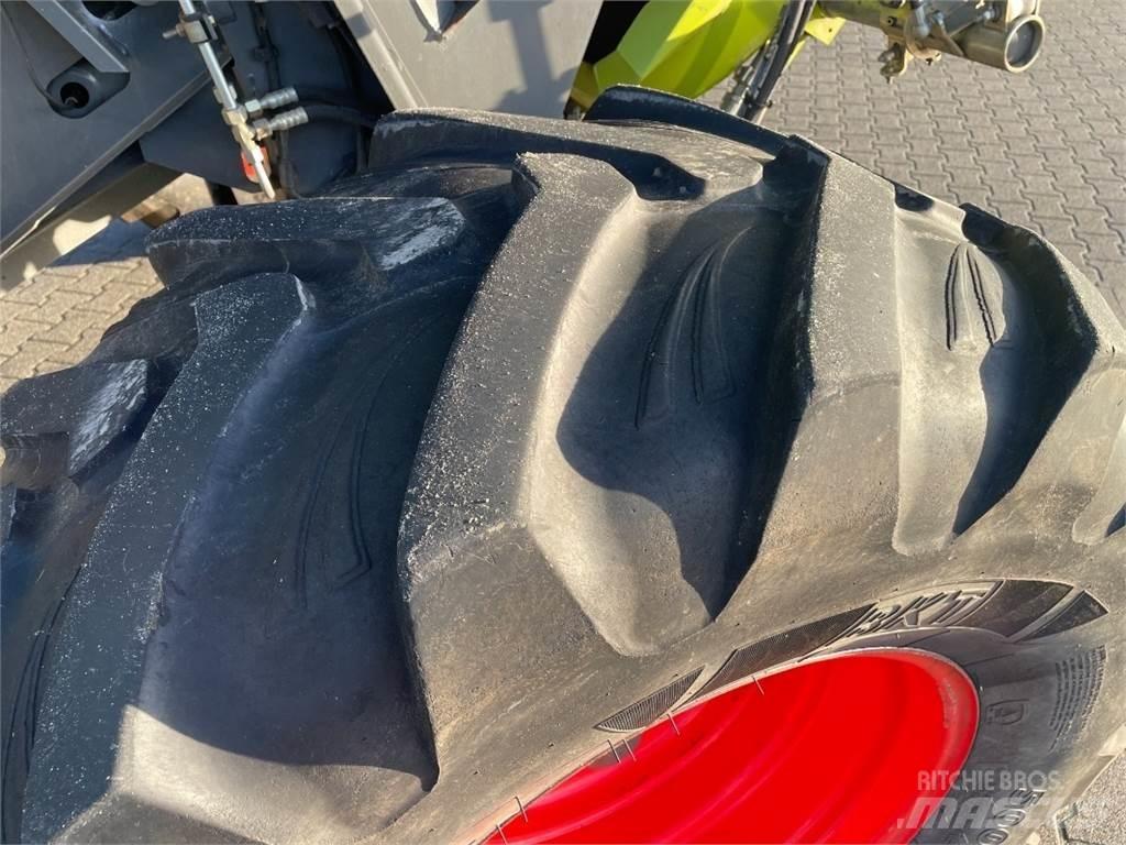 CLAAS Lexion 440 Moissonneuse batteuse