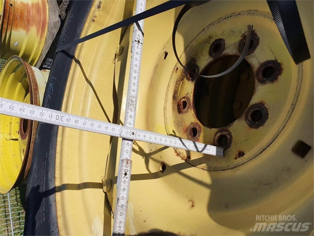 BKT 380/85R28 x2 Pneus, roues et jantes