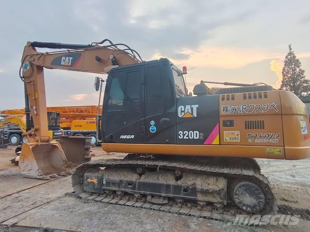CAT 320D2 Pelle sur chenilles