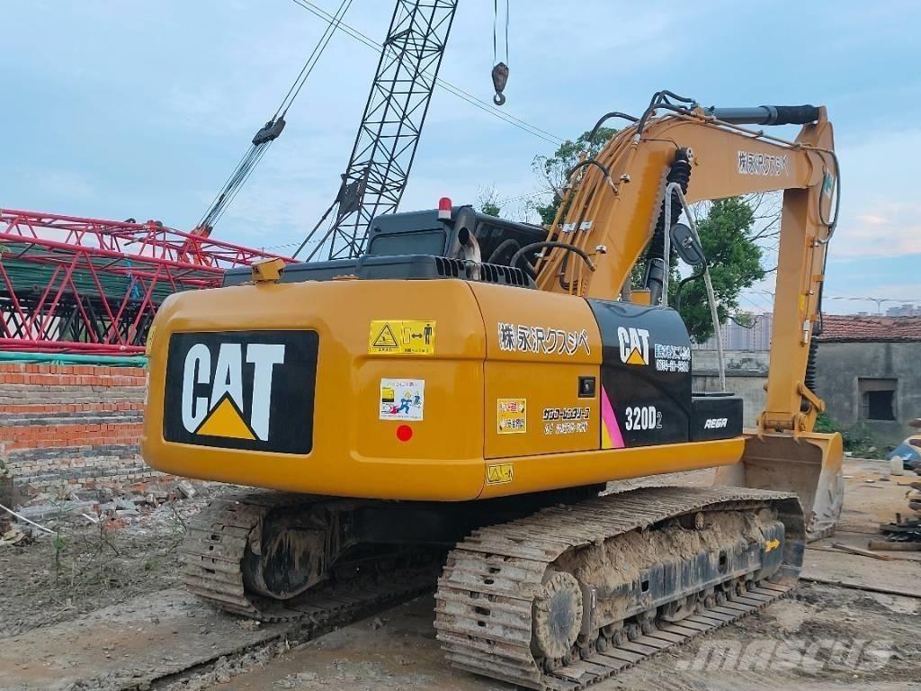 CAT 320D2 Pelle sur chenilles