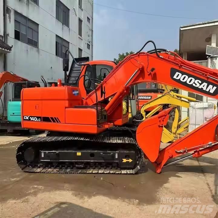 Doosan DX140LC Pelle sur chenilles