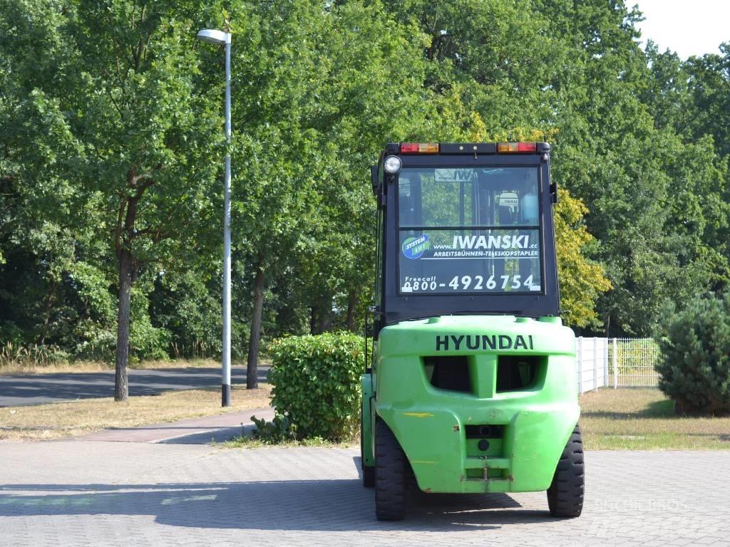 Hyundai 30 D-7 Chariots diesel