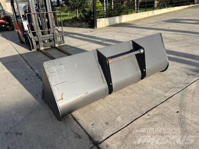 Manitou Bucket Chariot télescopique