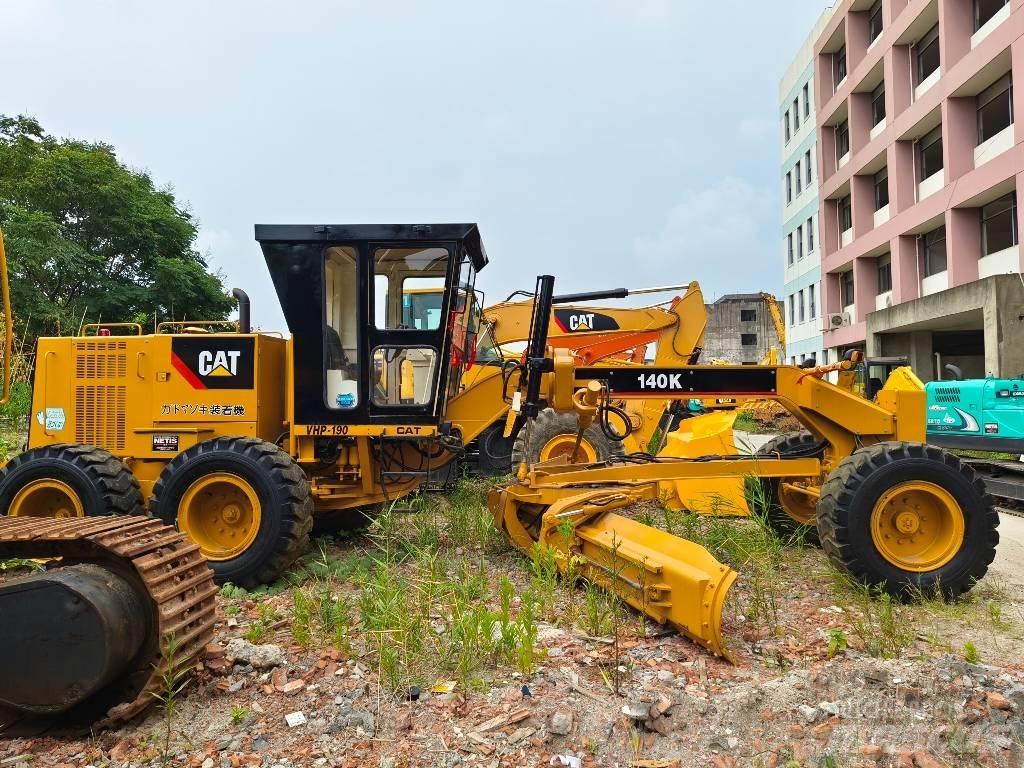 CAT 140K Niveleuse