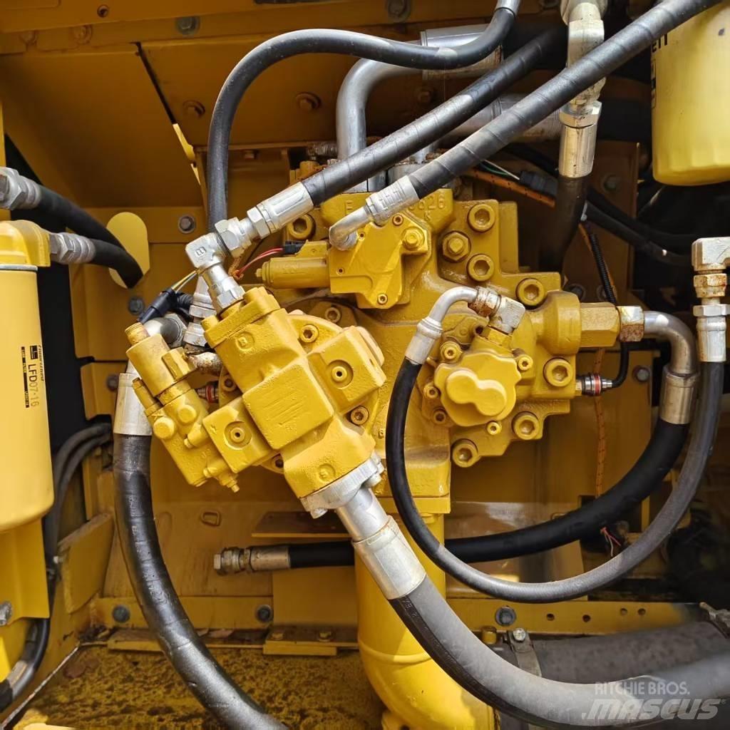CAT 336 D Pelle sur chenilles
