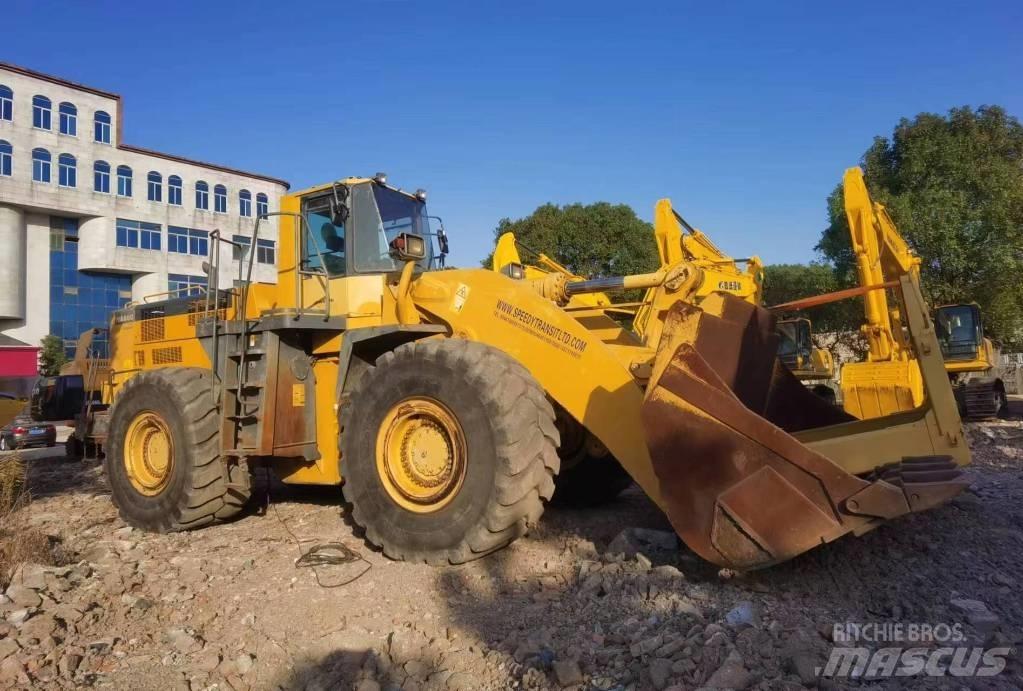 Komatsu WA 600 Chargeuse sur pneus