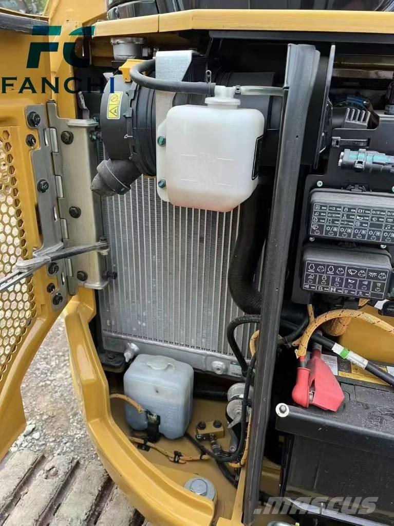 CAT 303 Pelle sur chenilles