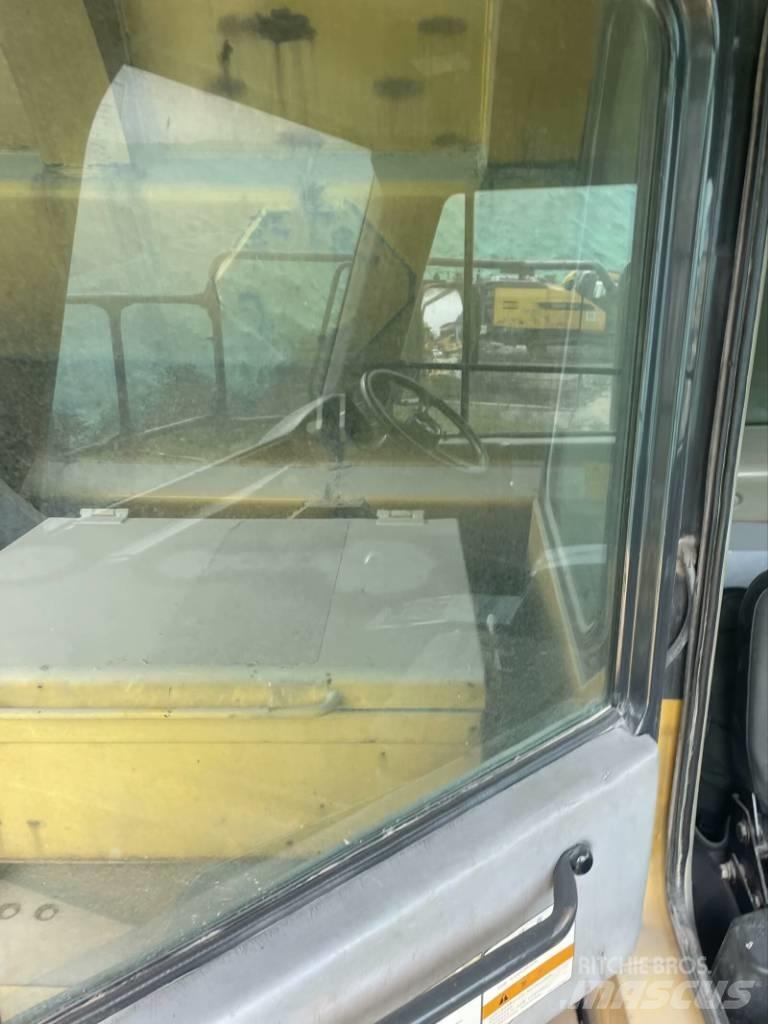 Komatsu HD 605-7 Tombereau rigide