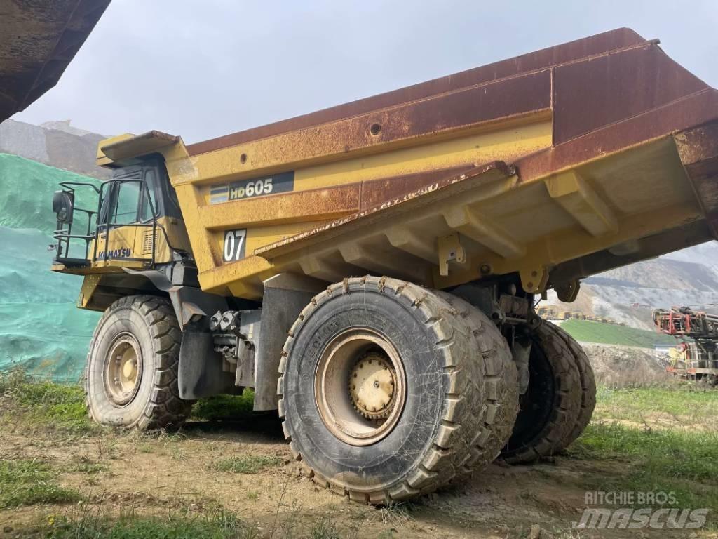 Komatsu HD 605-7 Tombereau rigide
