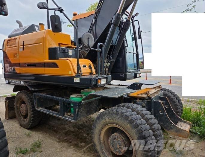 Hyundai HW 145 Pelle sur pneus