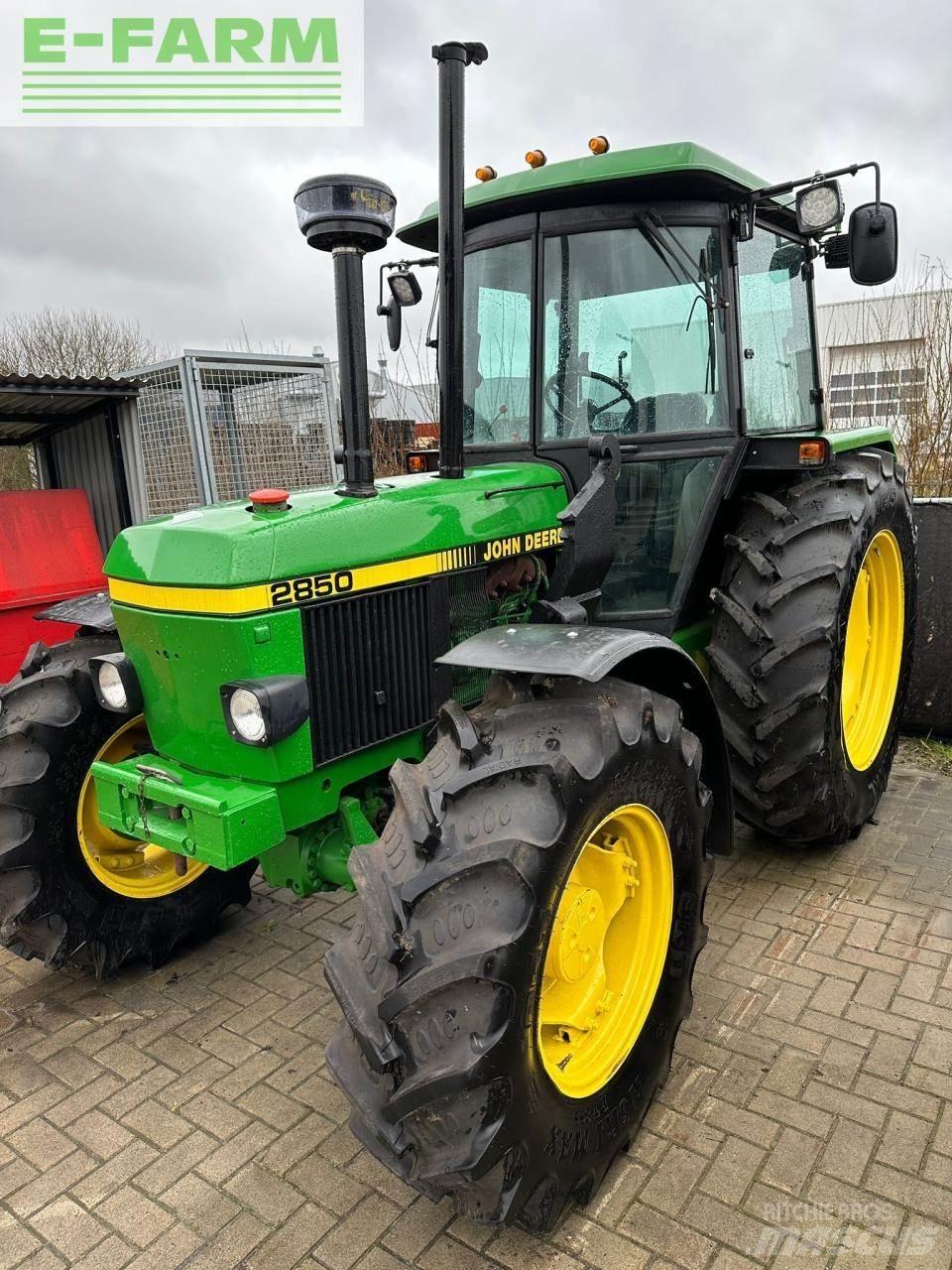 John Deere 2850 Tracteur