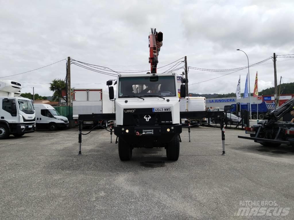  UROVESA K6-26 16 Camion plateau ridelle avec grue