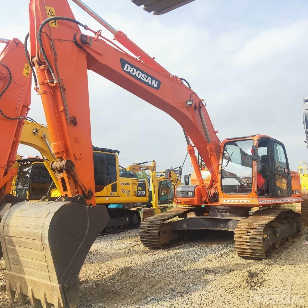 Doosan DX260LC Pelle sur chenilles