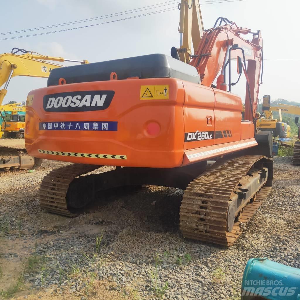 Doosan DX260LC Pelle sur chenilles