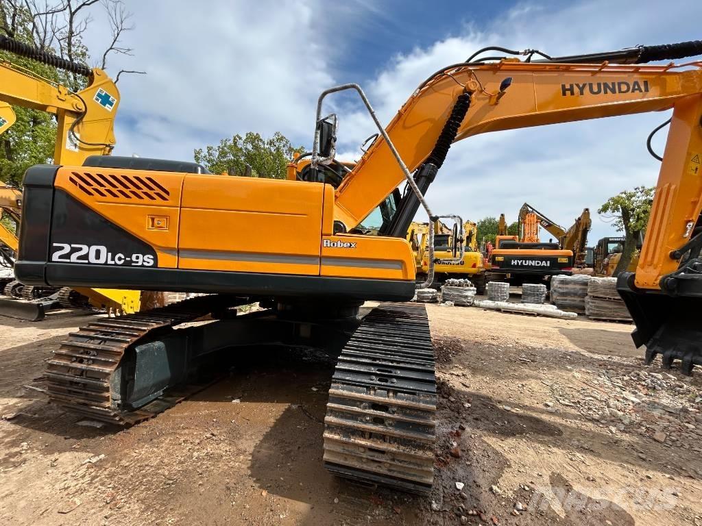 Hyundai 220-9S Pelle sur chenilles
