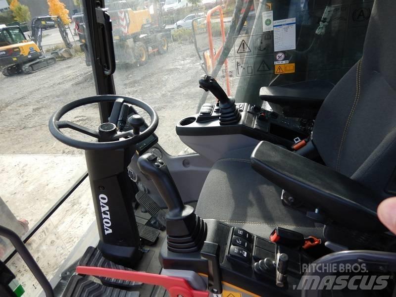Volvo EW 220 E Pelle sur pneus