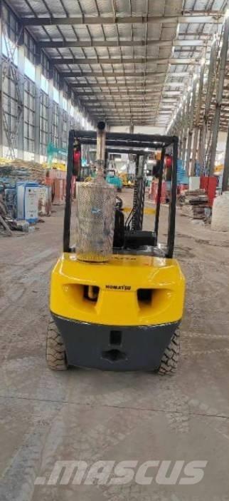 Komatsu FD 30 T-14 Chariots diesel