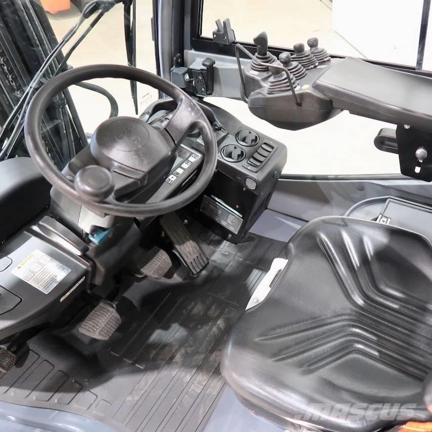 Toyota 52-8FDJF35 Chariots diesel