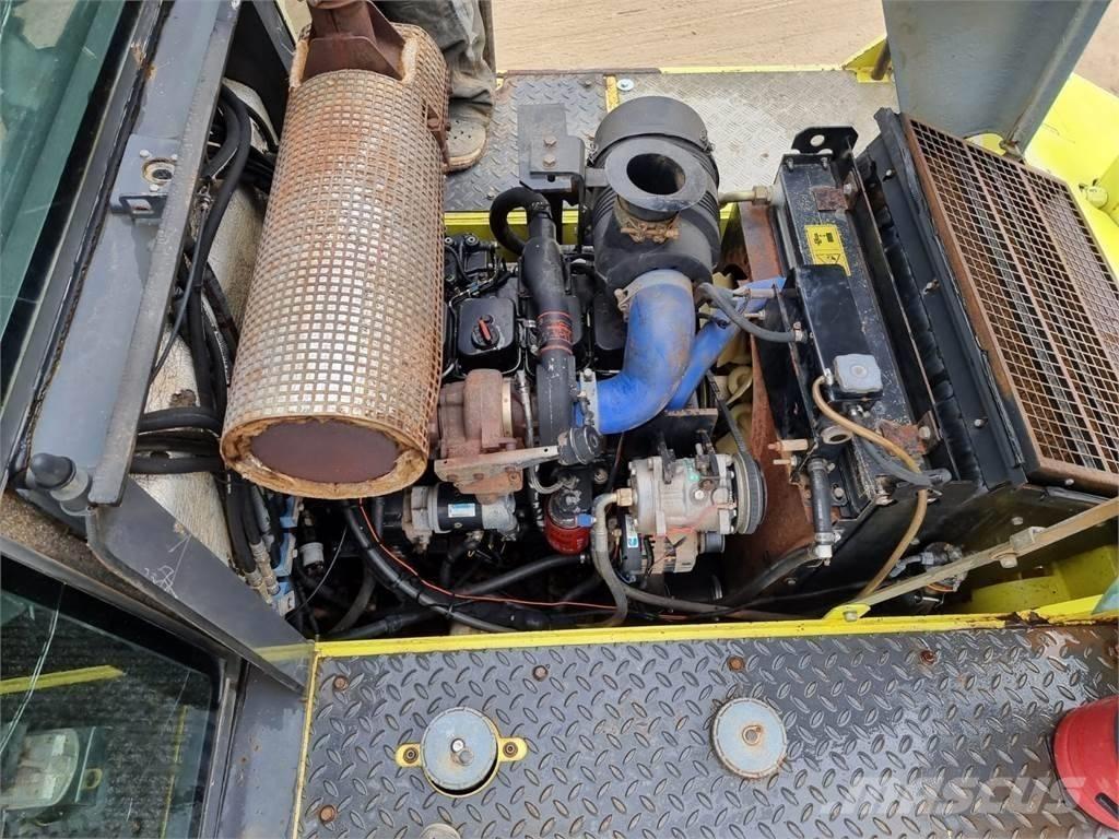 Ammann AP 240 Rouleaux à pneumatiques