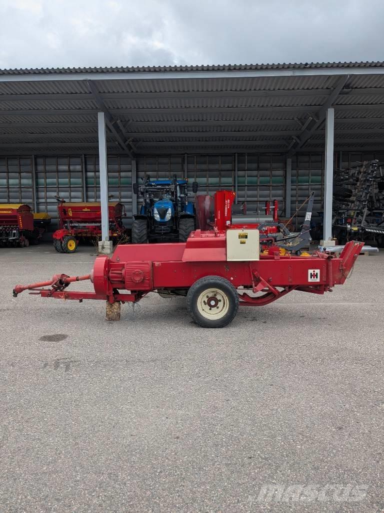 International 430 T Presse cubique