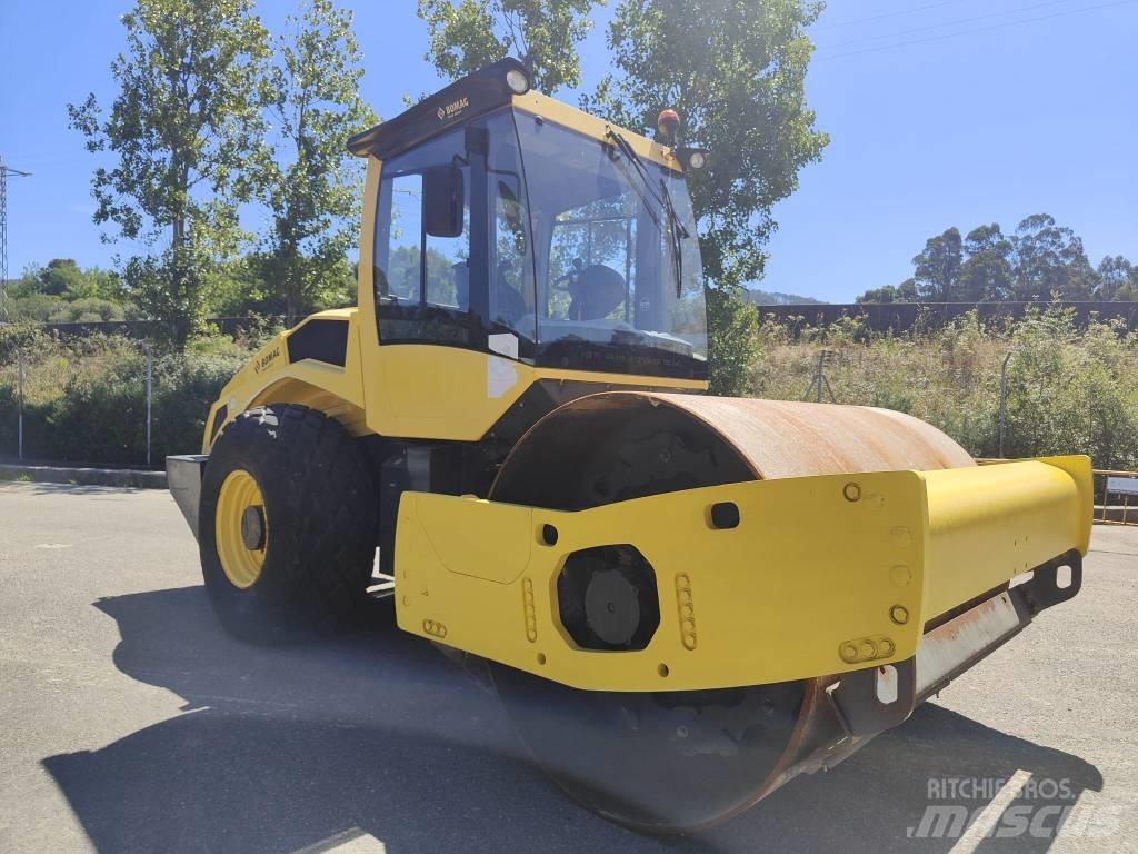 Bomag BW 211 D-50 Rouleaux à pneumatiques