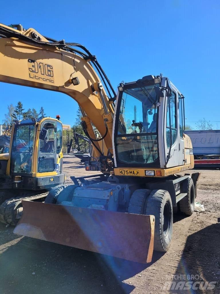 Liebherr 316 Pelle sur pneus