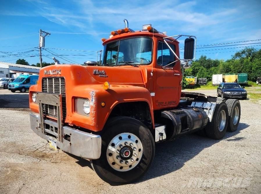 Mack R 688 ST Tracteur routier