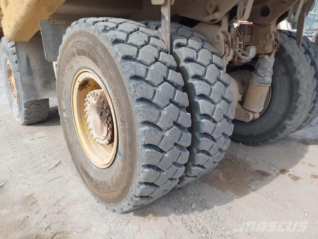 CAT 771 D Tombereau rigide