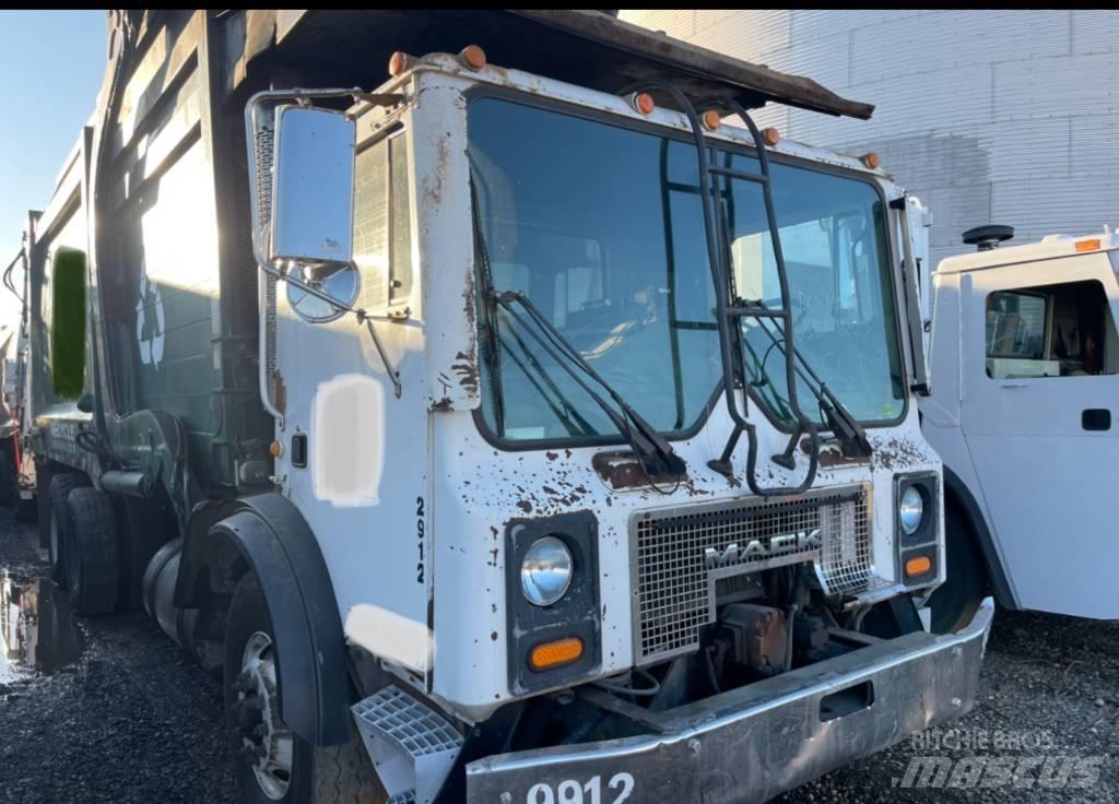 Mack MR600 Camion poubelle