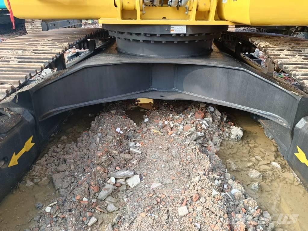 Komatsu PC 200-8 Pelle sur chenilles