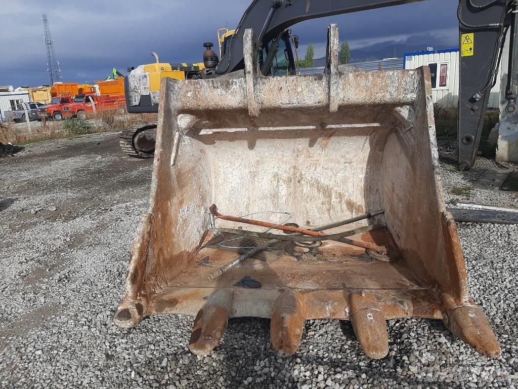Hitachi ZX 670 LC H Pelle sur chenilles