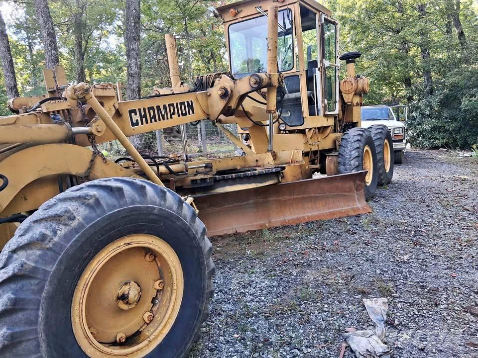 Champion 715 Niveleuse