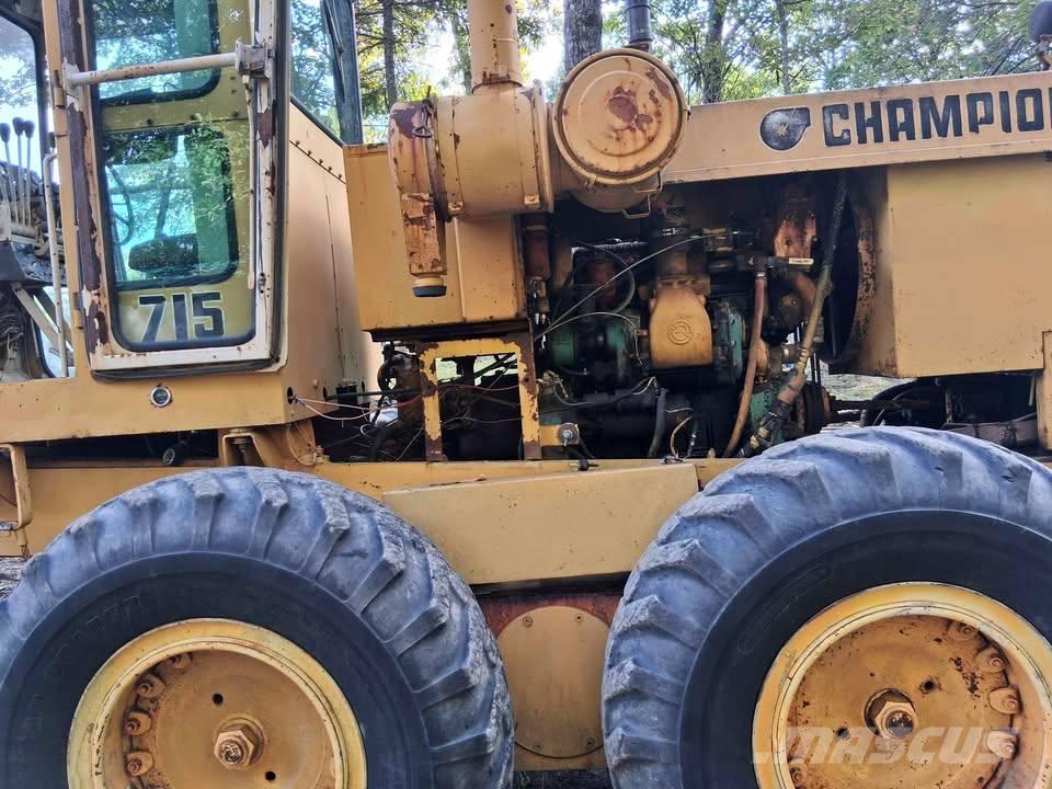 Champion 715 Niveleuse