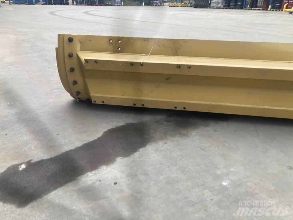 CAT 160M2 Moldboard Godet