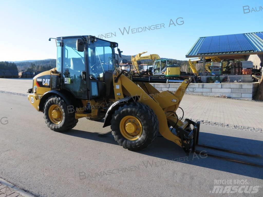 CAT 906M Chargeuse sur pneus
