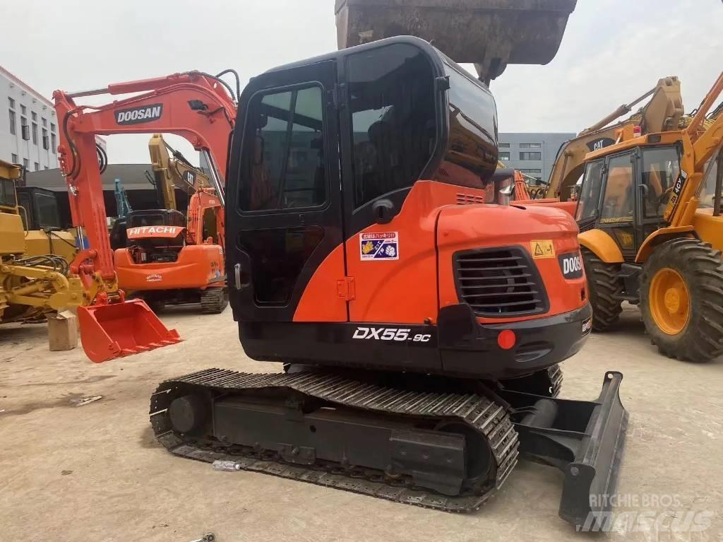 Doosan DX55-9C Pelle sur chenilles