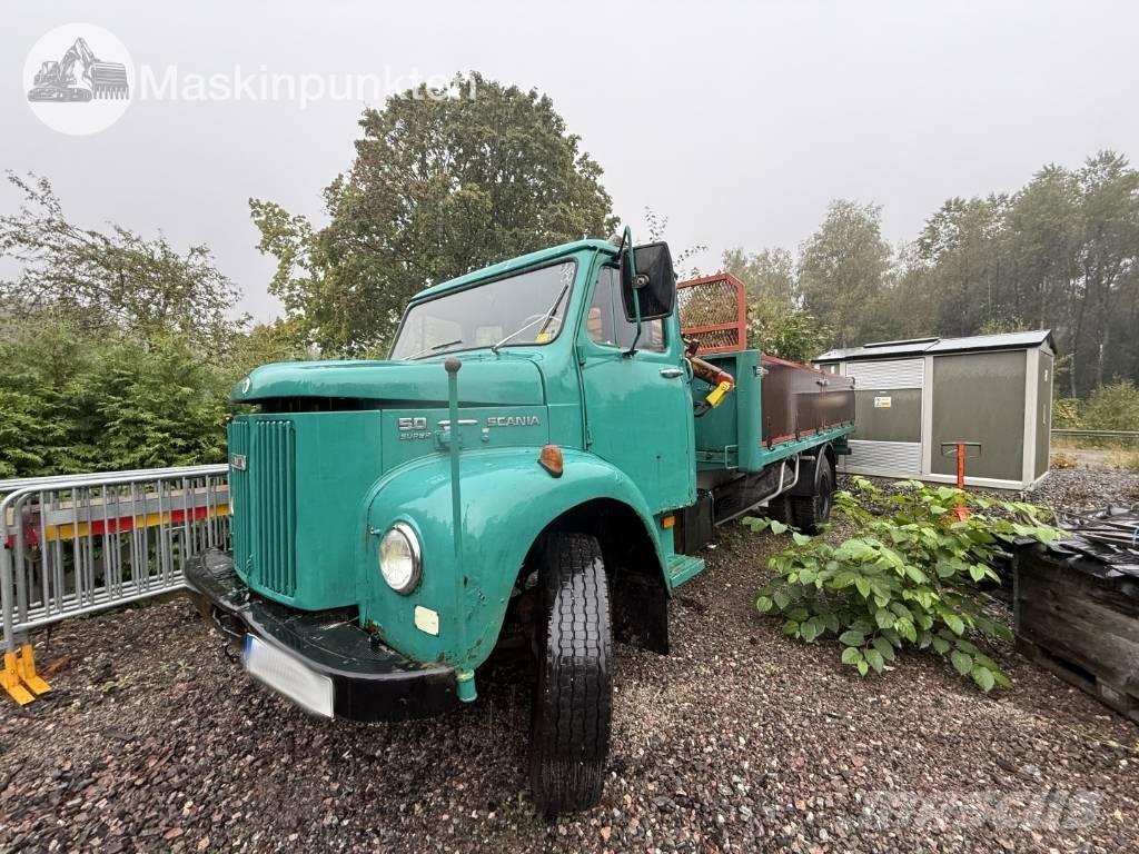 Scania L 50 Camion plateau ridelle avec grue