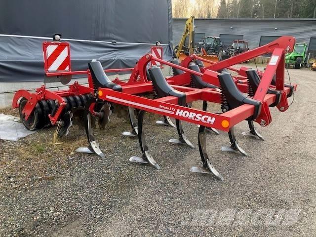Horsch Terrano 3 FX Déchaumeur, cultivateur
