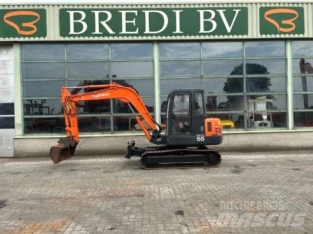 Daewoo SL 55-V Pelle sur chenilles