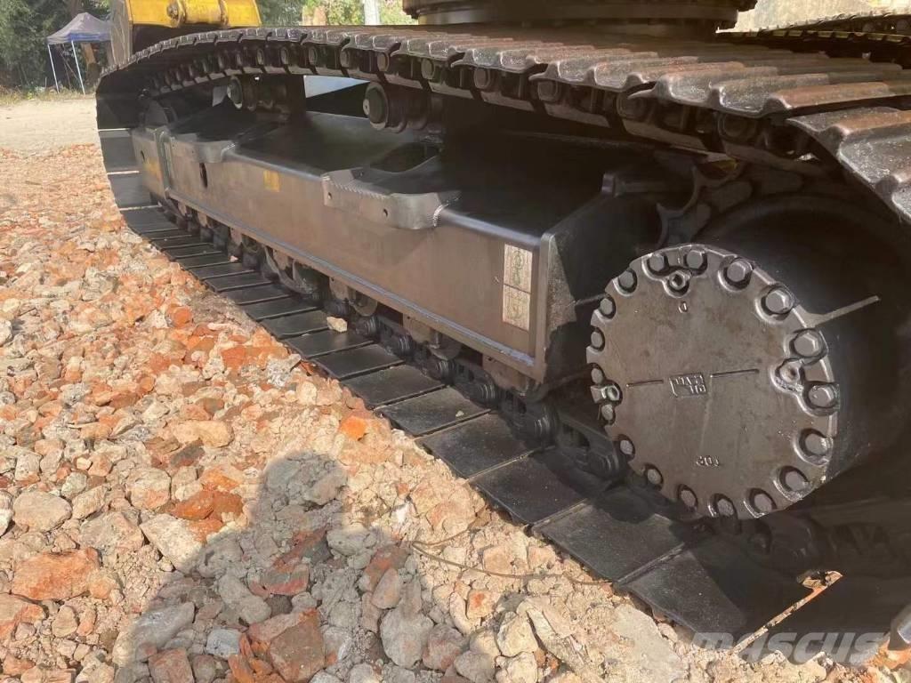 Komatsu PC 200-8 Pelle sur chenilles