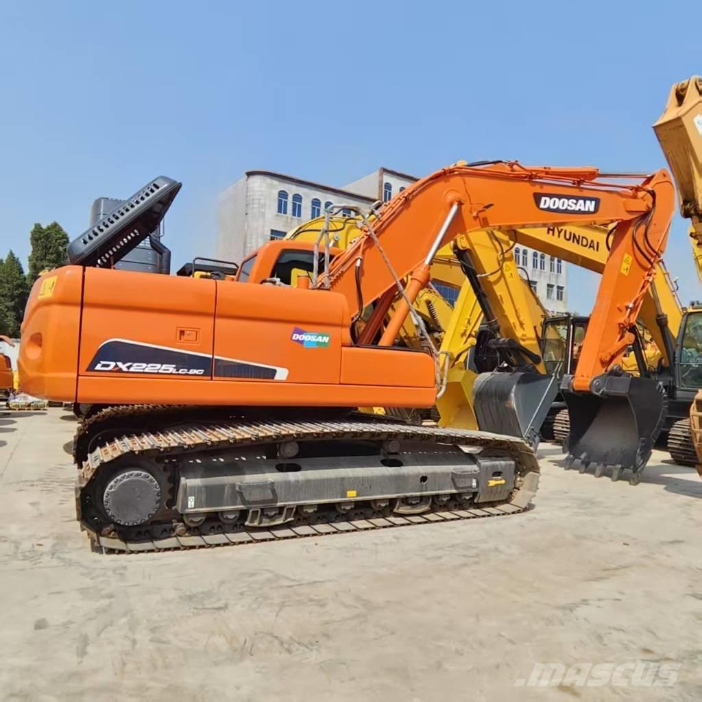 Doosan DX 225 LC Pelle sur chenilles