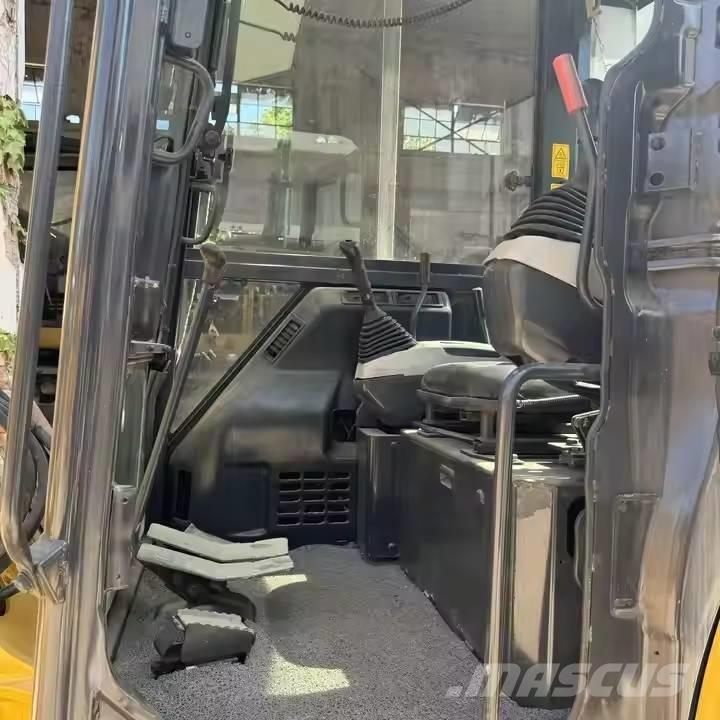 Komatsu PC55MR Mini pelle < 7t