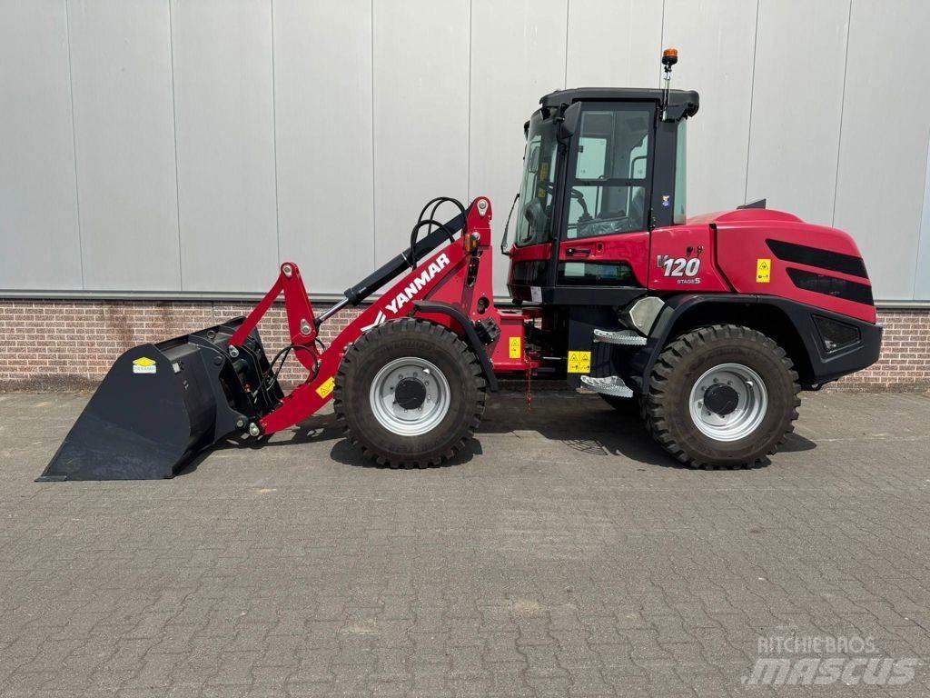 Yanmar V120 Chargeuse sur pneus
