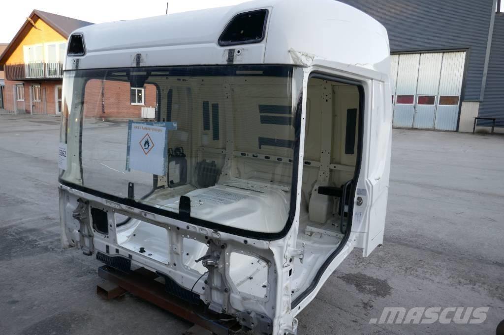 Scania P 410 Cabines