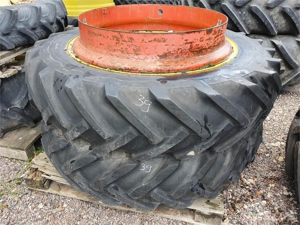 Goodyear 136-38 x2 Pneus, roues et jantes
