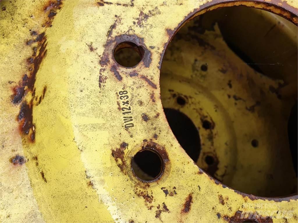 Goodyear 136-38 x2 Pneus, roues et jantes