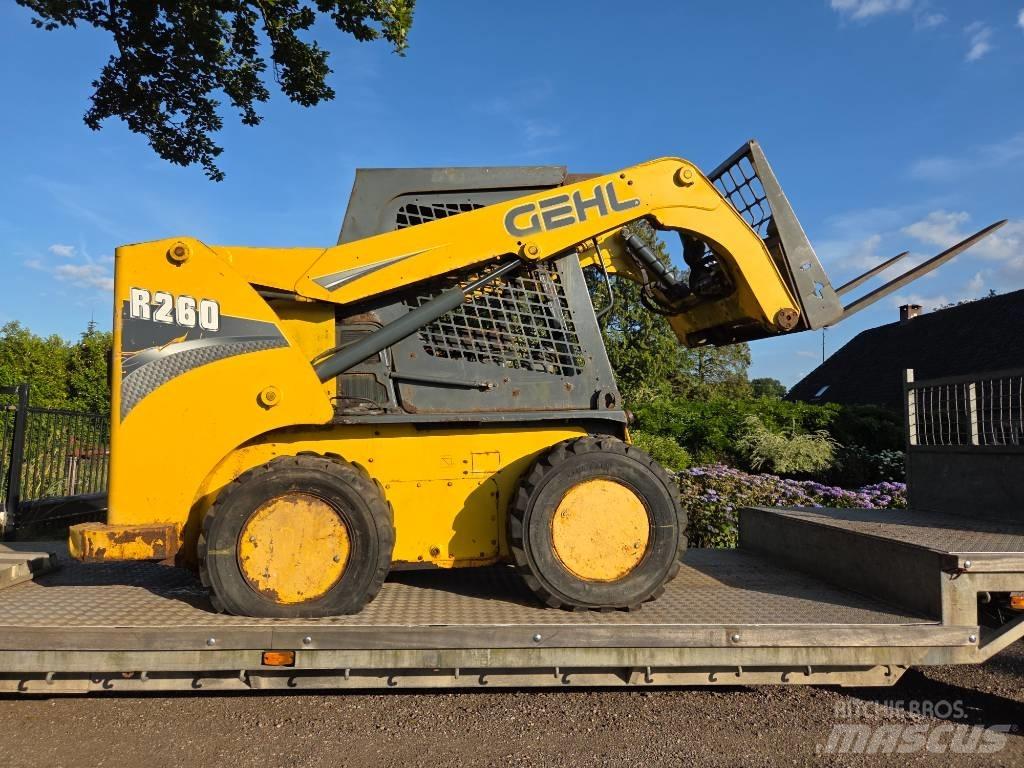 Gehl R 260 DEFECT!! Chargeuse compacte