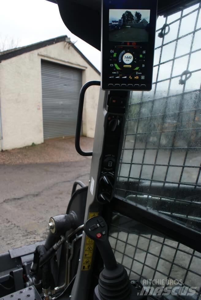 New Holland L 318 Mini chargeuse